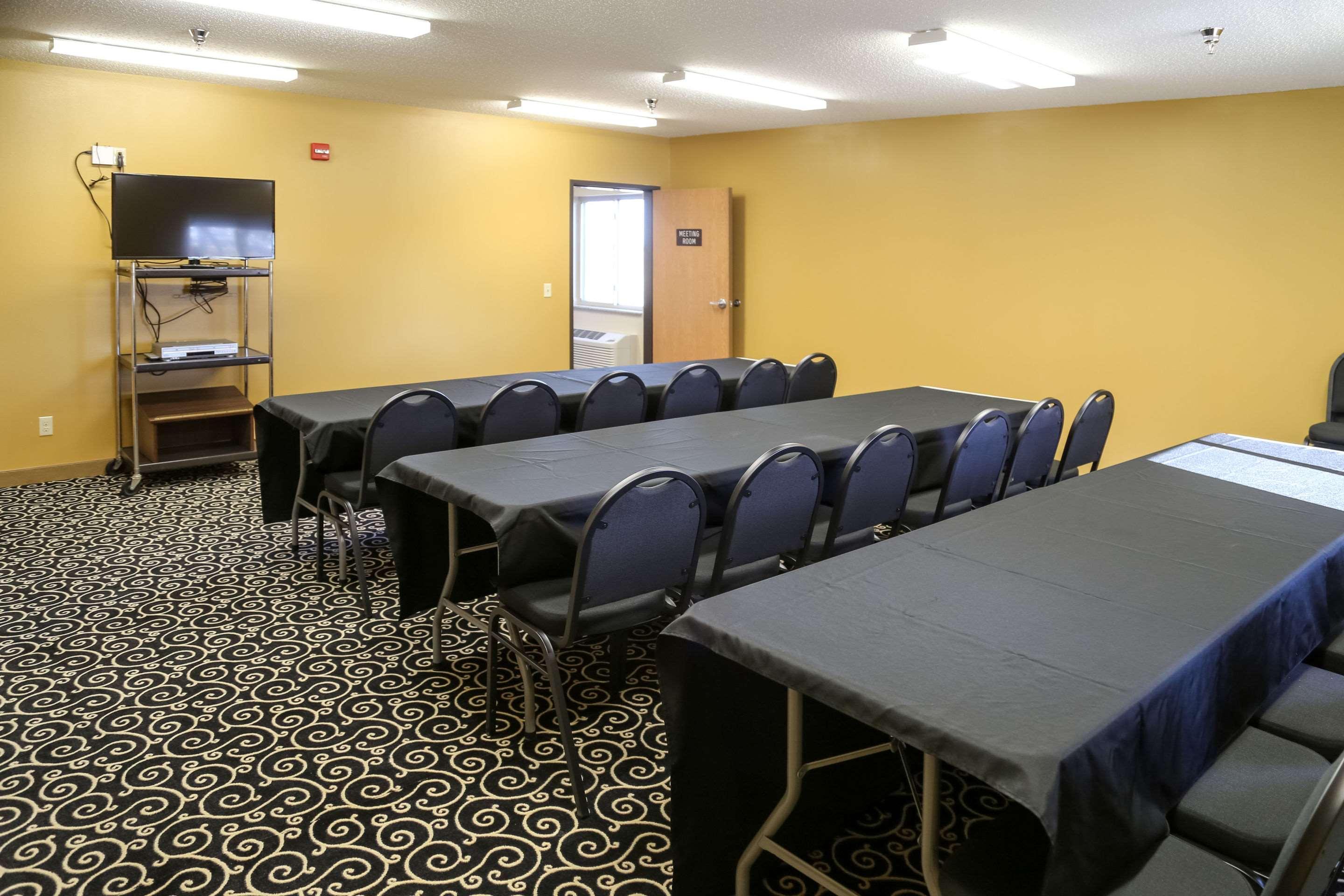 Quality Inn & Suites Watertown Near Prairie Lakes Ice Arena Eksteriør billede