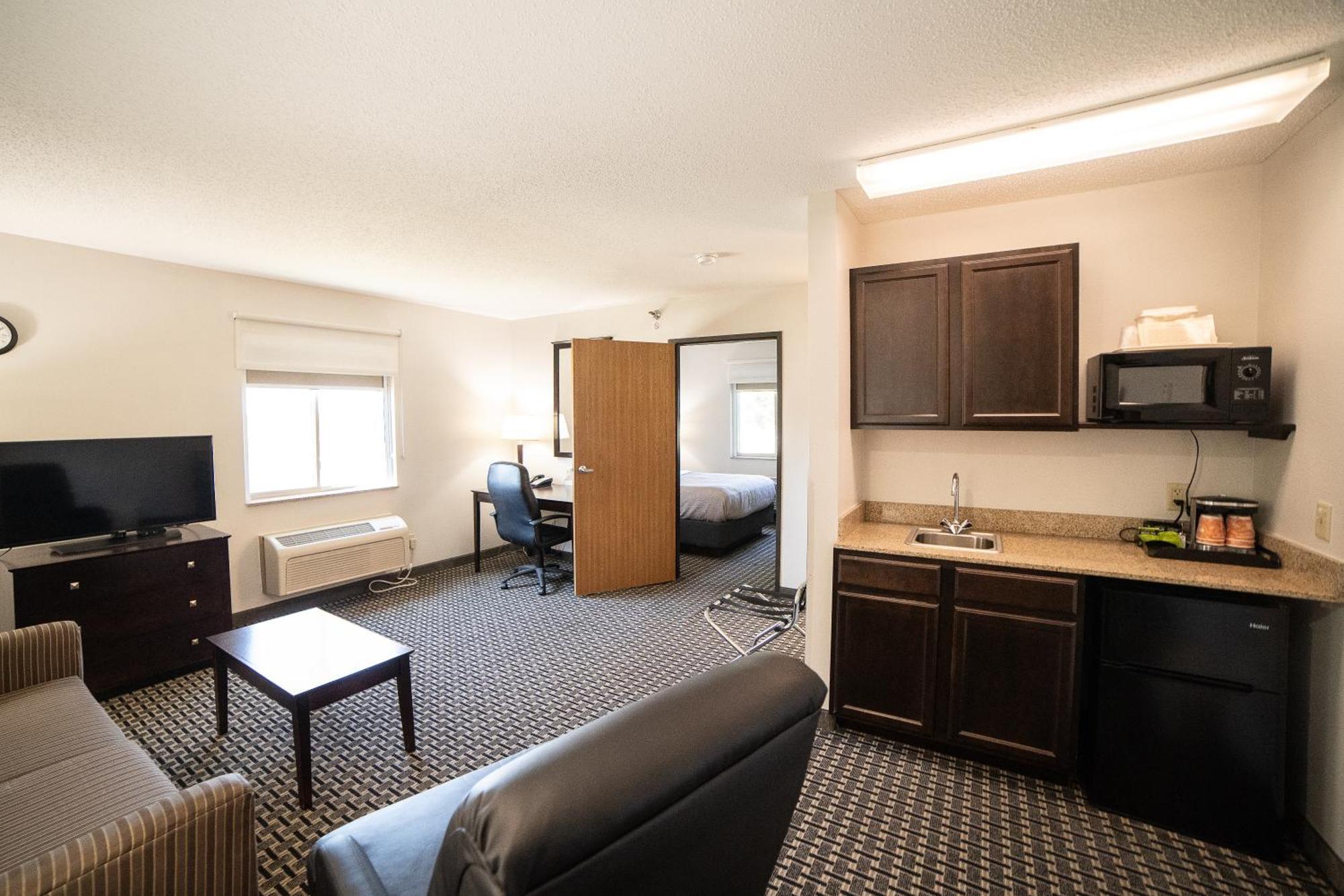 Quality Inn & Suites Watertown Near Prairie Lakes Ice Arena Eksteriør billede