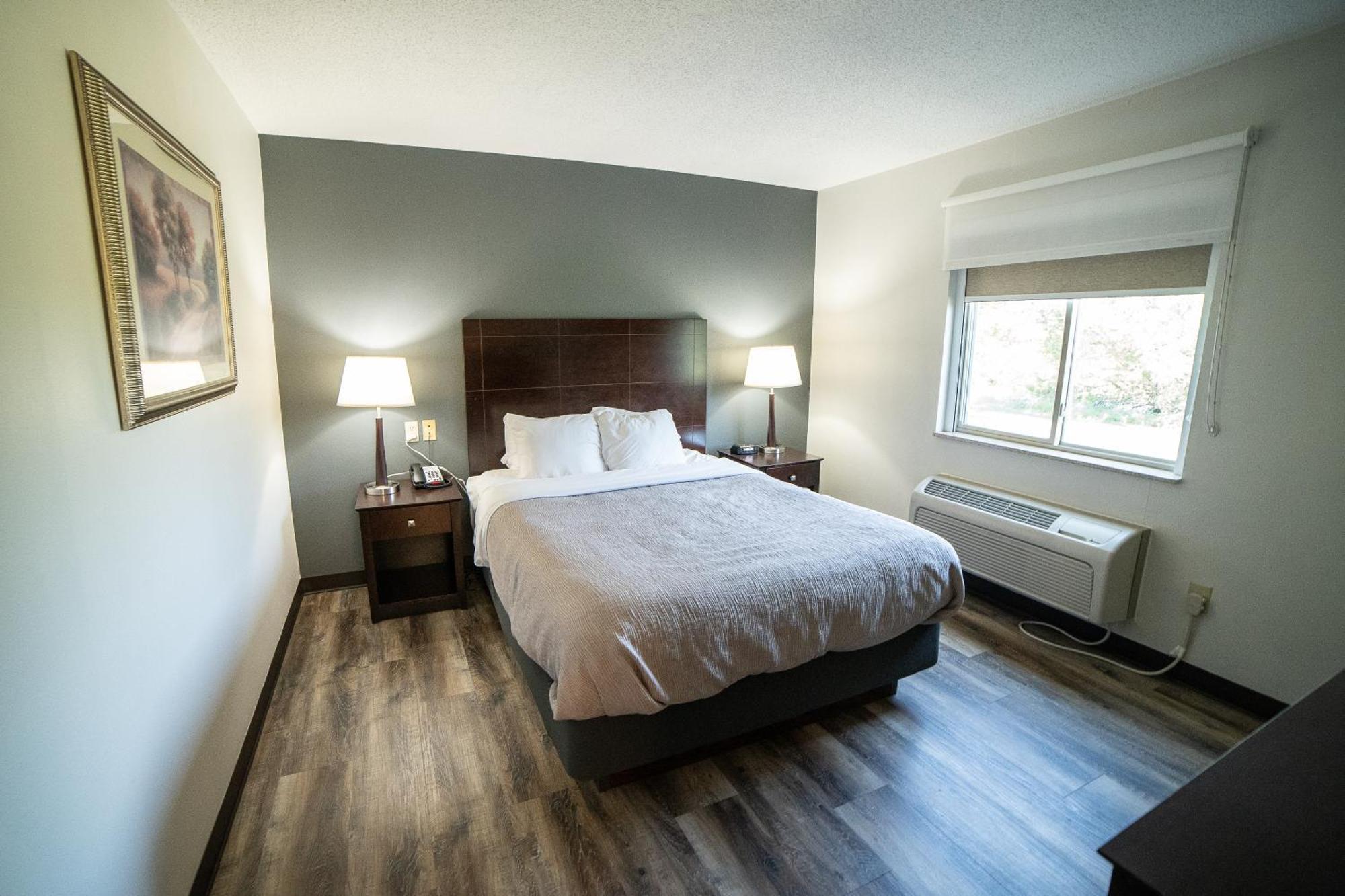 Quality Inn & Suites Watertown Near Prairie Lakes Ice Arena Eksteriør billede