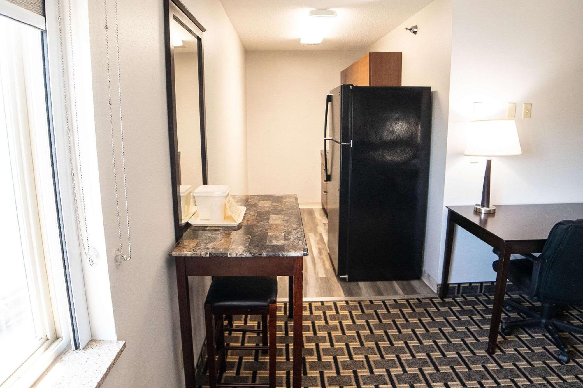 Quality Inn & Suites Watertown Near Prairie Lakes Ice Arena Eksteriør billede