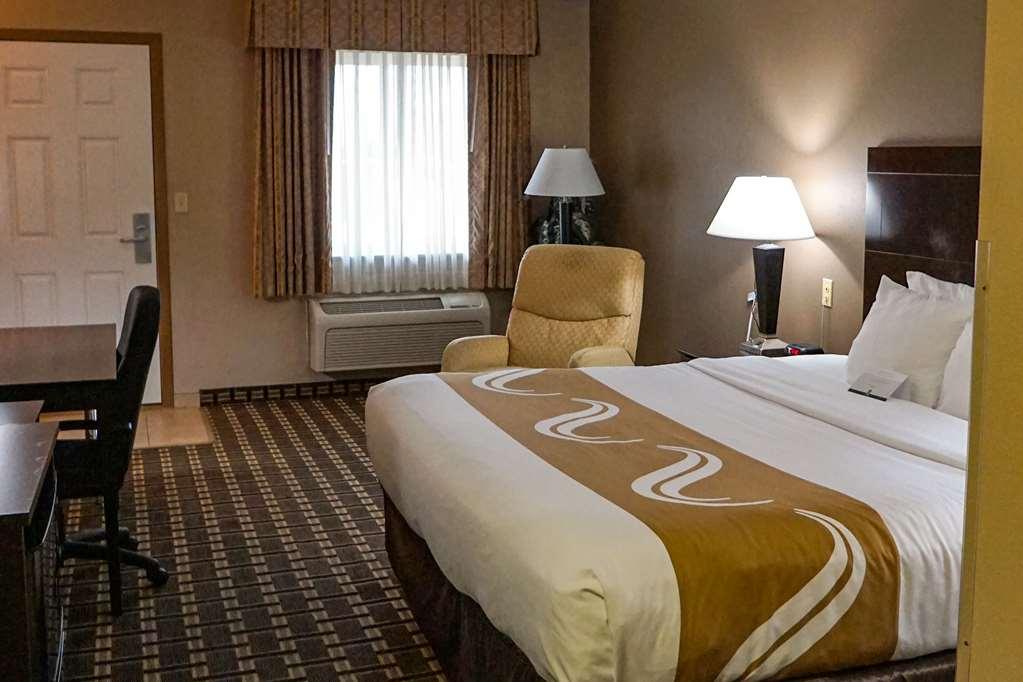 Quality Inn & Suites Watertown Near Prairie Lakes Ice Arena Værelse billede